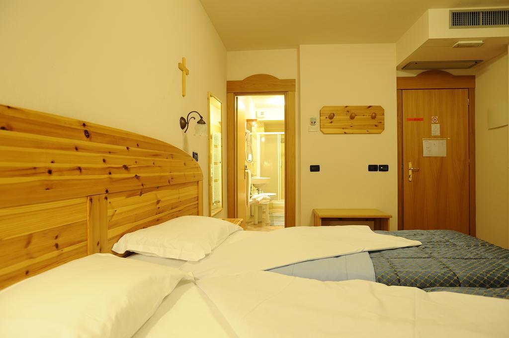 Hotel Vittoria Riva del Garda